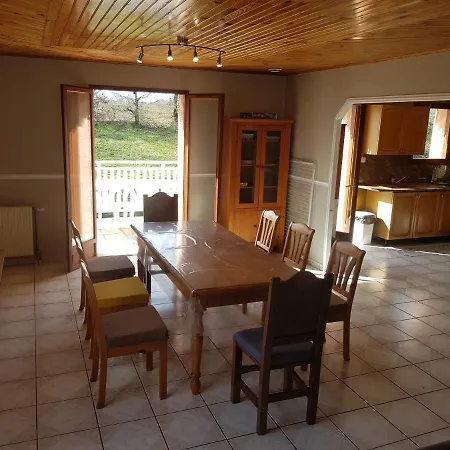 Grand Avec Cheminee Dans Maison, Parking Gratuit Apartment *